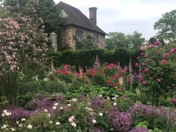pagewoman:   Sissinghurst Garden, Kent, England