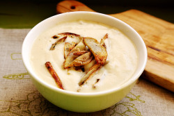 veganrecipecollection:  (via Creamy Vegan Potato and Onion Soup - Divine Healthy Food)