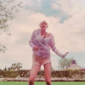 gemgemswift:  Taylor’s Spotify videos have been my favourite thing 💖👏🏻✨