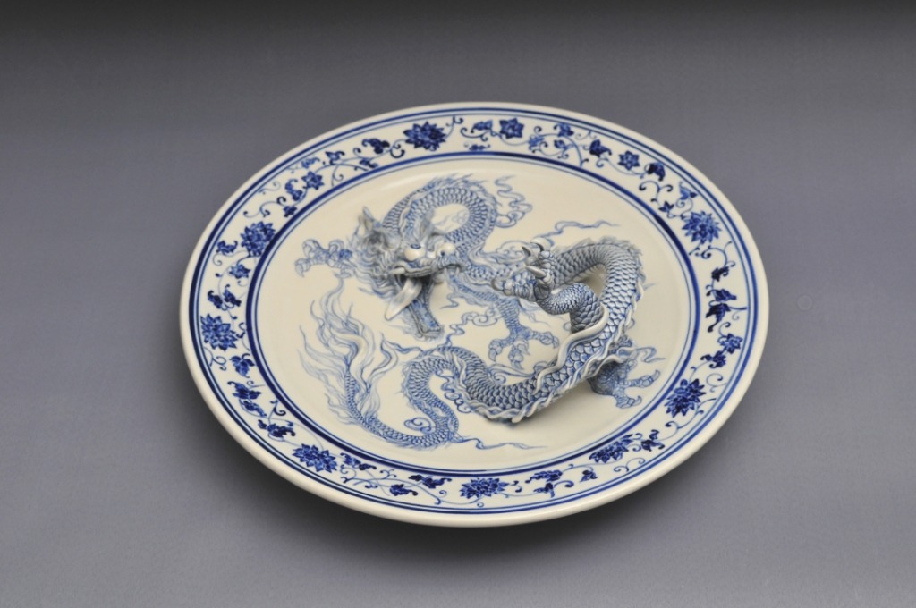 crossconnectmag:  reblog from art-and-fury: Johnson Tsang - A dragon plate / A