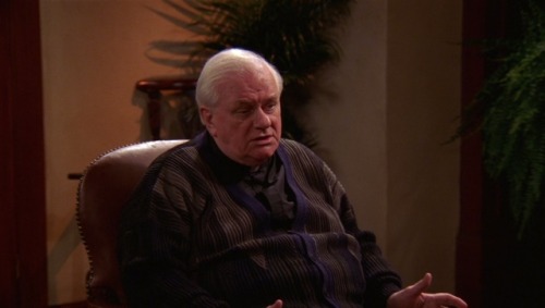 Everybody Loves Raymond (TV Series) -S3/E20 ’Move Over’ (1999),  Charles Durning as Fa