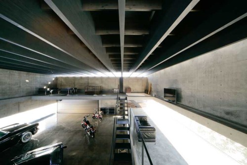 Jun Igarashi - Private garage, Asahikawa 2007. Photos &copy; the architect.