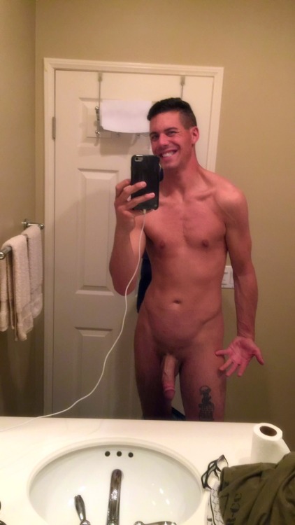 dickade:  FOLLOW ME FOR MORE: 1. http://dickade.tumblr.com 2. http://assdays.tumblr.com 3. http://daysofhotjocks.tumblr.com 4. http://cocksandjocksallday.tumblr.com // submit your hottest nudes here!!