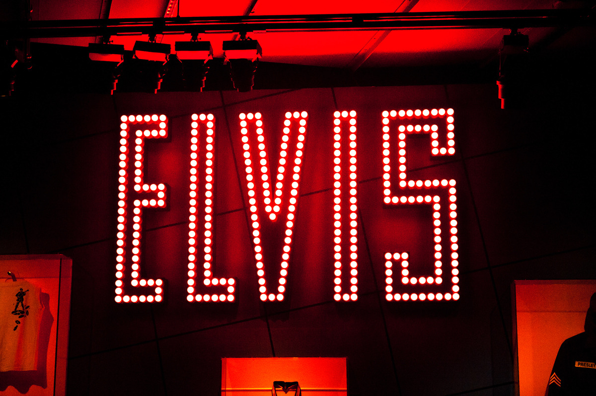theovernightguy:  A hunka hunka burning love :P The Elvis section at the Rock and