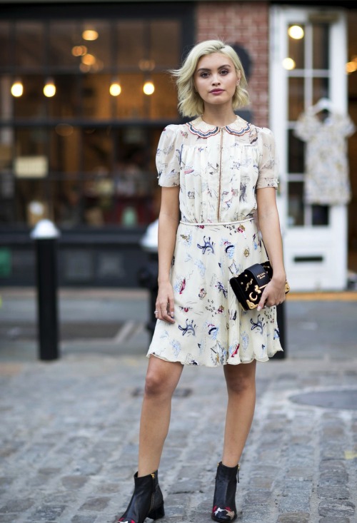 SARAH ELLEN wearing TOMMY HILFIGER FALL 2016 READY-TO-WEAR
