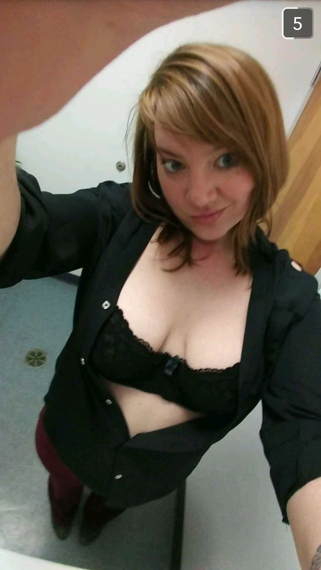 anneandjames:  cleavagecenter:  Work Cleavage :) :)  It’s my Cleavage.. Hehehe