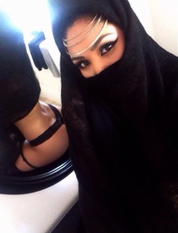 pornisgood4u:  sonoanthony:  inspirationandcreativity:  Leena Sayed  My future face mask   ❤