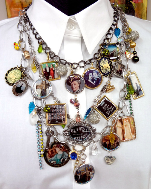 DIY Ultimate Downton Abbey Resin Bezel Necklace Tutorial from Resin Crafts here. I&rsquo;ve posted a