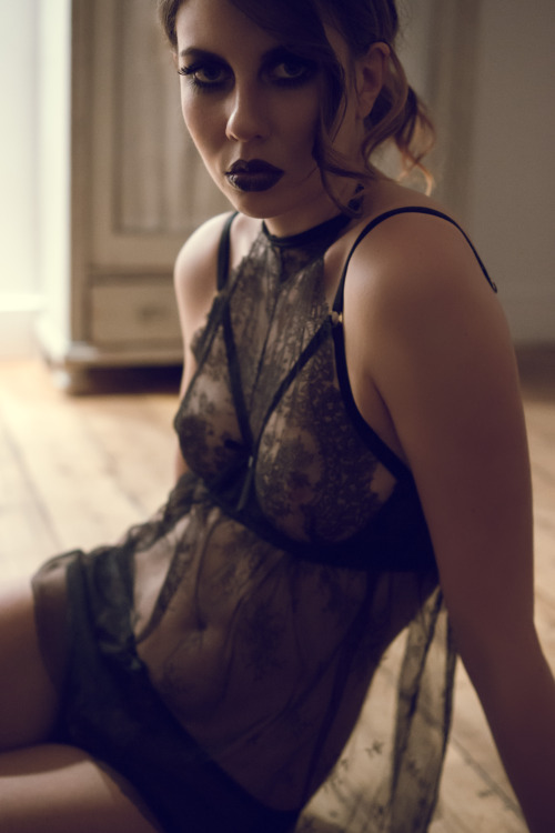 karolinalaskowska: Knickerbocker Glory - Karolina Laskowska AW14. ‘Daniela’ antique lace