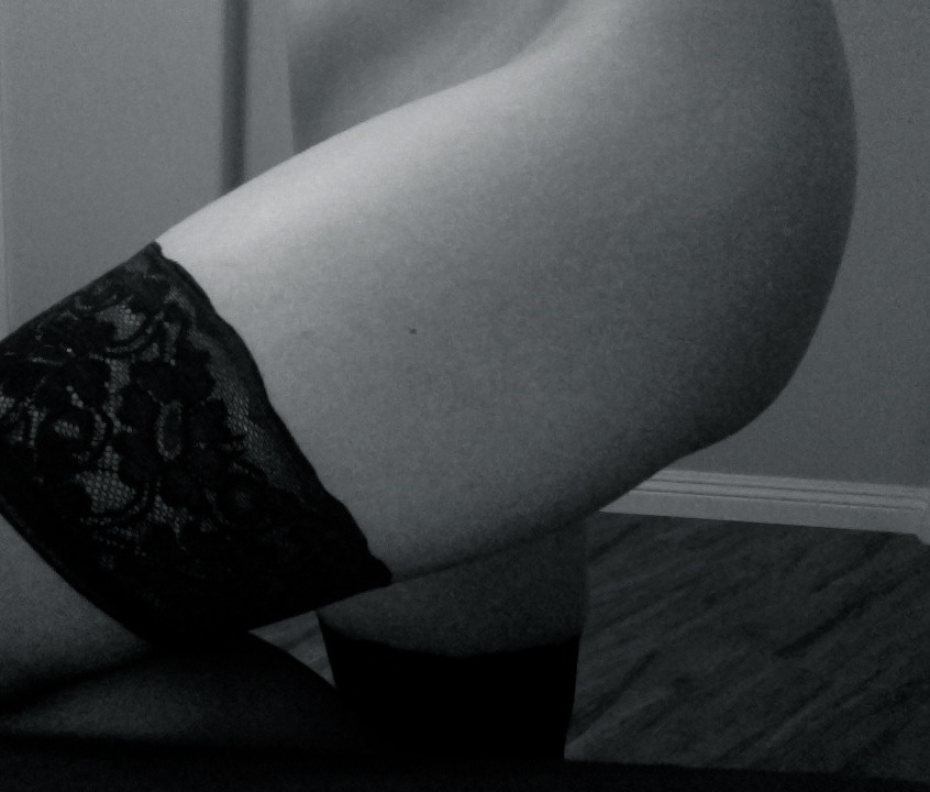 valkyrie-of-the-dead:  got some new lovely stockings for my yams 