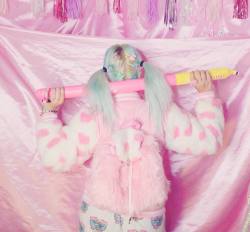 nikkilipstick:🐬💕🎀 Summer Harley