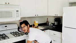 sticktofashion:   &ldquo;Hey Mark… THINK FAST!”  Baking Simulator: Markiplier