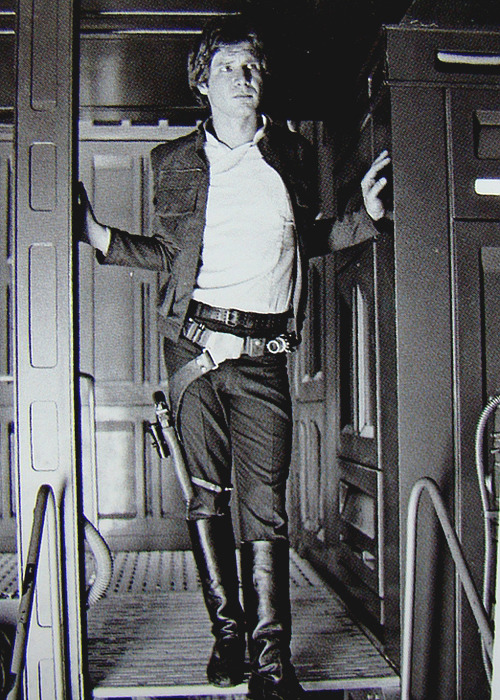 captain-jackharknessx:  beaglebitch:  cinecat:   Harrison Ford behind the scenes of Star Wars: Episode V - The Empire Strikes Back (1980)   @insanely-smart   RIP