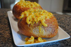 prettyboyfood:  Mac and Cheese in Bread Bowls