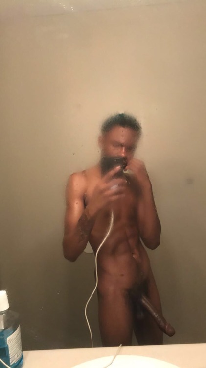 kiddmaverick:  18 yr old hooper😍😋🏀  Tumblr & IG: wayofvoss ✨  Twitter : lifeofvoss✨