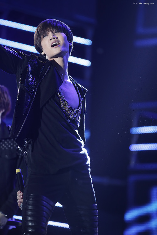 agnijongin:  © 1994-0114  i spot a nipslip :3