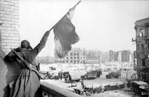 theoldarmor: 02.02.1943. Battle of Stalingrad is over. Source: waralbum.ru/tag/сталингра