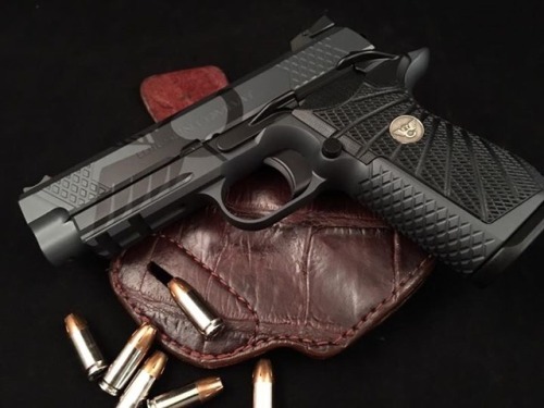 ineversurrender: Wilson Combat EDC X9 Black &amp; Grey