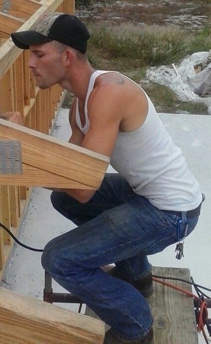 sir2u-boy:  those keys belong to the chastity cages on the other two crew members.
