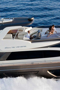 envibe:  • Riva 75' Venere Super • Post