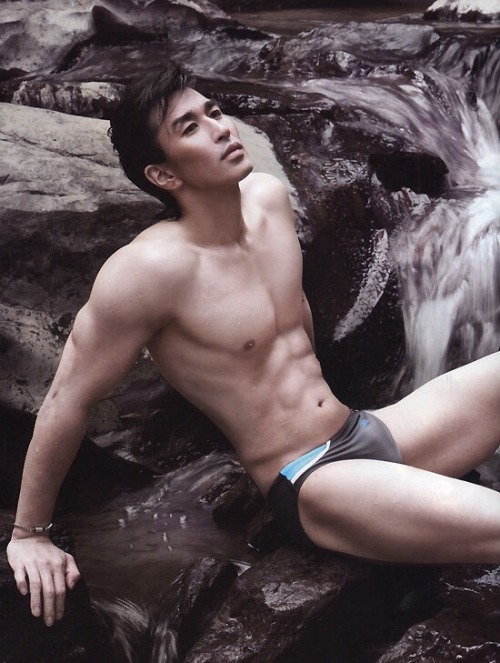 thai-chi-jock:  thairocky:  เซกิ โอเซกิ  NSFW http://www.thai-chi-jock.tumblr.comSFW http://www.thai-chi-jack.tumblr.com