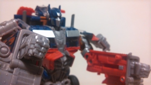 patticusprime:  My Optimus Prime with and without the battle armor!