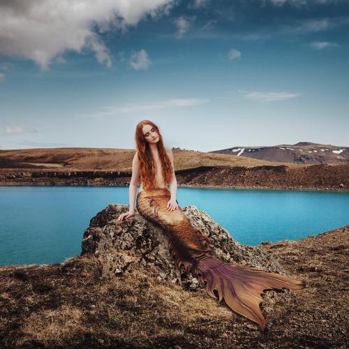 crossconnectmag:Emma McEvoy PhotographyEmma McEvoy is a Melbourne-based photographer. She utilizes p