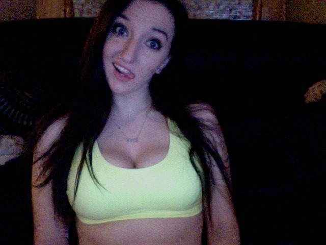 absolutelynofucksgiven:  I don’t know how to wear clothes. 
