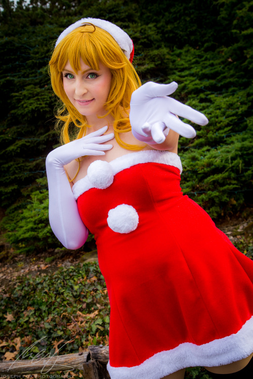 Part 1 of my photos from the KonKon Christmas Photoshoot! Part 2 | Part 3Finally uploading thes