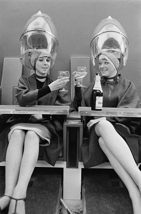 the60sbazaar: 1960s London hair salon