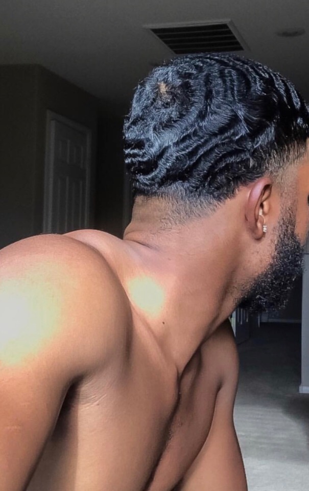 safarirozay:carelust:I’ll want head everyday just to feel his waves in my hands A poet&hellip;😍