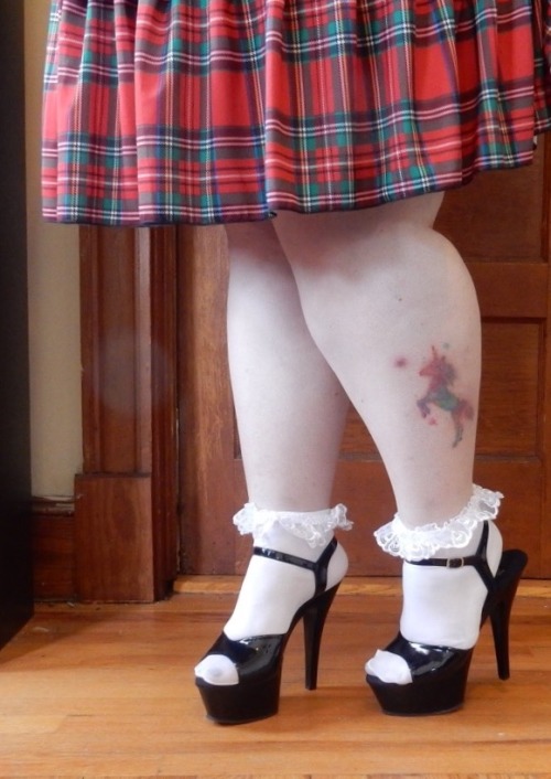 submissivefeminist:  I don’t feel tardy.   18+ Blog | Spoil Me 