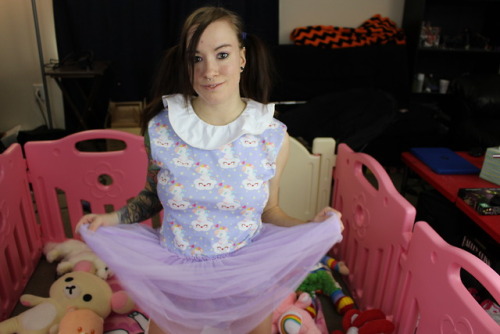 toxiclittleneko: i love this onesie