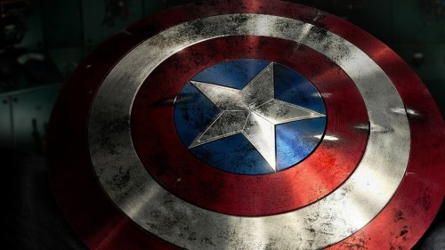 ligayaharukadiwata:40s-gal-at-heart:Captain America’s Shield has been exposed to Tesseract Beams, fire, survived 70 years on ice, saved him from a 10 story drop onto concrete, and survived a 200 foot drop from a helicarrier.Yet when you look at it,