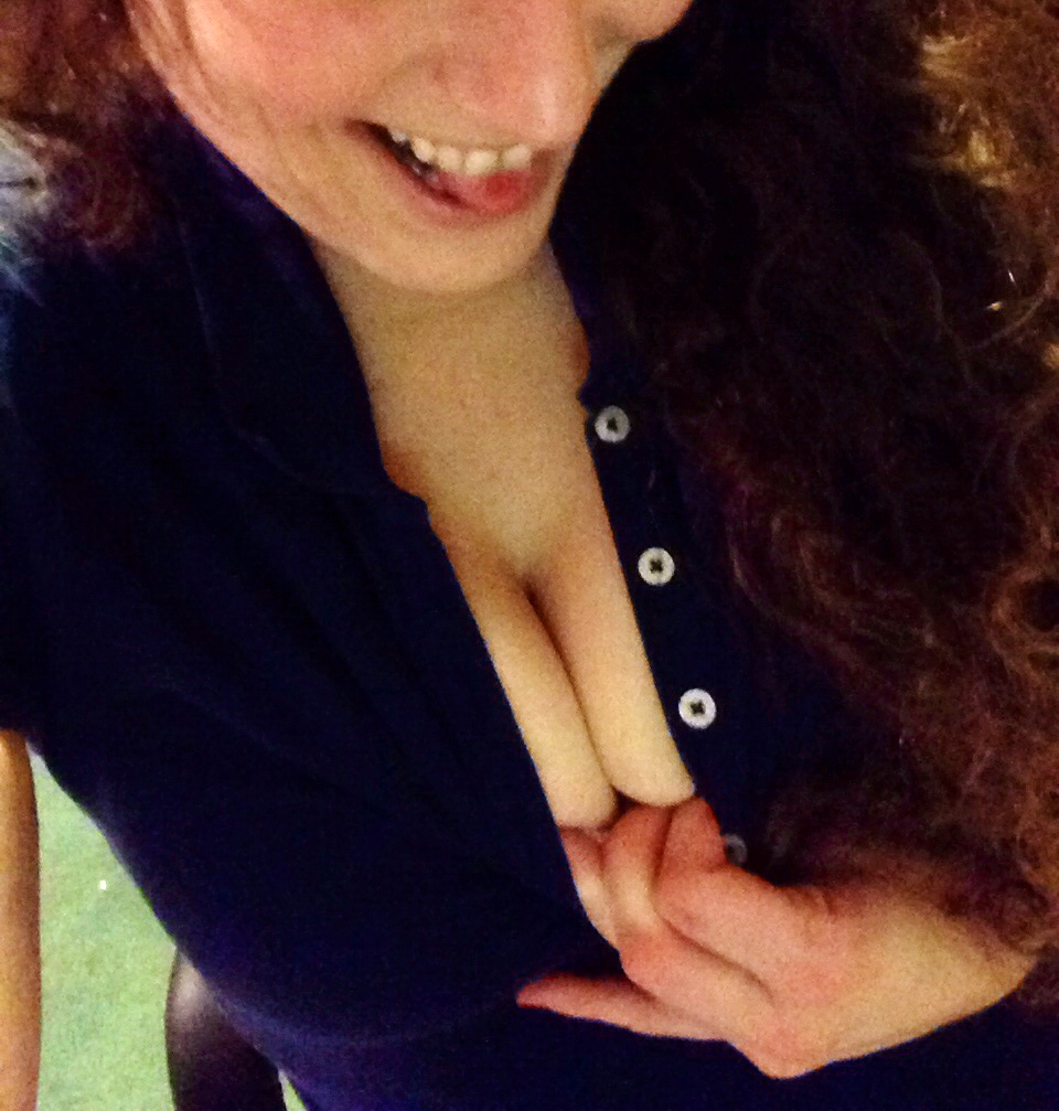 jellybeanphalange:  Oozing horny after work too