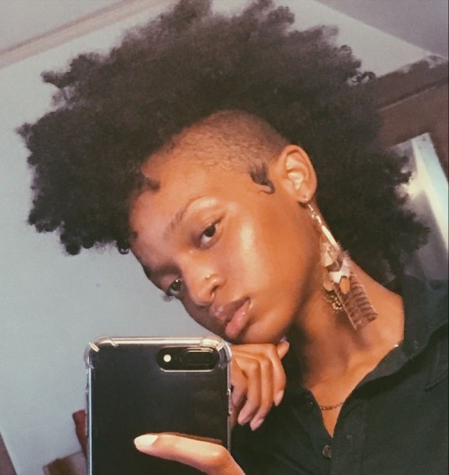 Androgynous Haircuts: The Mohawk-mullet