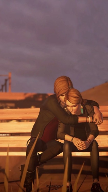 lifeisstrangeaff: One day when the sky is falling I’ll be standing right next to you