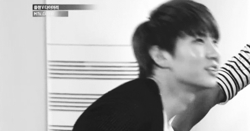 ourk-popbias:
“ When he sees you for the first time.
Gif is not mine.
”