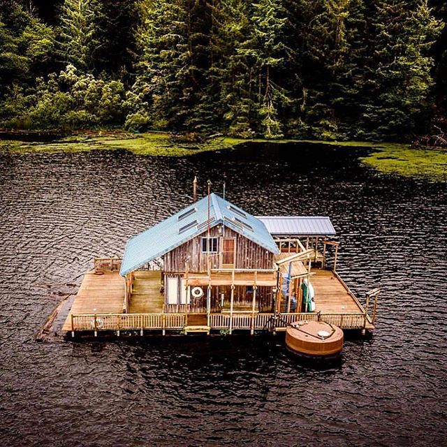 cabinsdaily:  Featured cabin 🌲