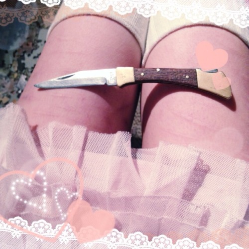 princessadrigirl: I always want more knives ♡