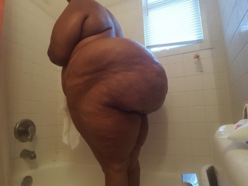 dssatl2020: blacksupersizedasses: Good Gawd. Nothin but Ass All Assss!