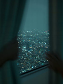colecciones: View from Soth’s room at the Park Hyatt in Tokyo, Japan.  Photo by Alec Soth. 
