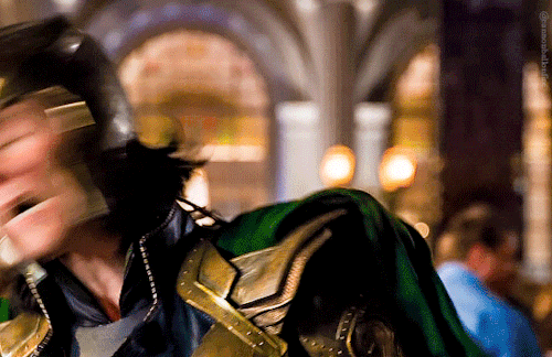 cannonballonfire:Loki vs CapTom Hiddleston and Chris Evans in ‘The Avengers’, (2012). Dir. Joss Whed