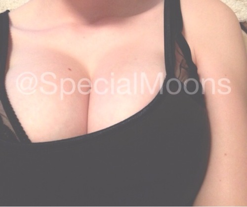 bigboobed-amateurhour:  “thatspecialsweets” now goes by the name “SpecialMoons”.And yes, she started watermarking her pics… 