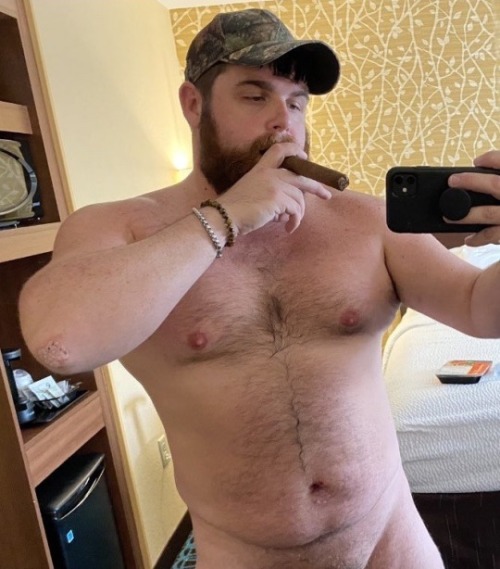 fhabhotdamncobs: beefymusclebulls:dfwgaydad:Some of the things I like Follow me at dfwgaydad
