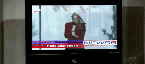 siempresarcastico:  -¡ALTO! ¡ya deja de dar las noticias! Perra.siempresarcastico