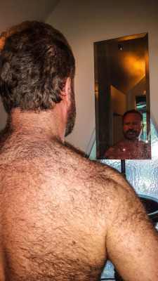 bodybuildingeric:  big hairy lats