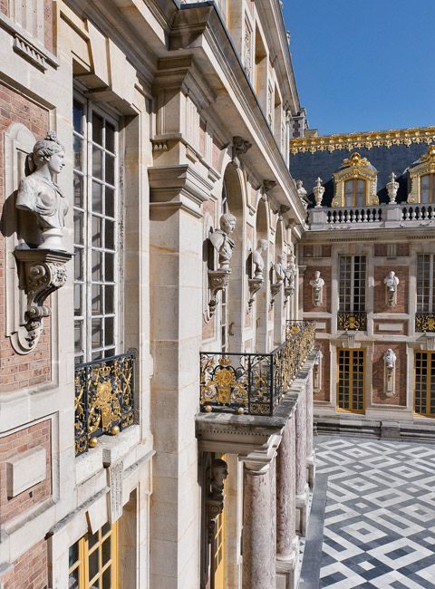 theimperialcourt:  Gilded details of the Chateau de Versailles 