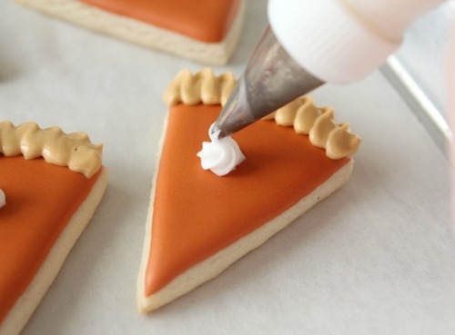 Add some autumn color to your blog!