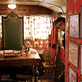 byestille: Pushing Daisies 2x02: Circus, Circus Ned being too tall for the trailer (◡‿◡✿) For k